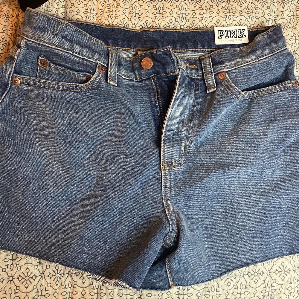 High waisted cut off shorts